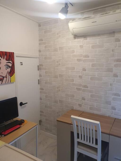 'seongbuk Castle Suites' 5 Bedroom, Castle-wall View, Seul
