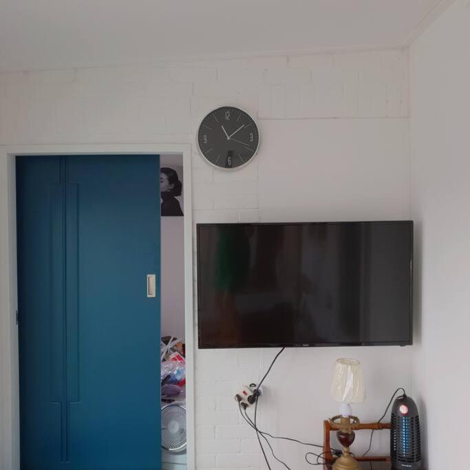 'seongbuk Castle Suites' 5 Bedroom, Castle-wall View, Appartamento *