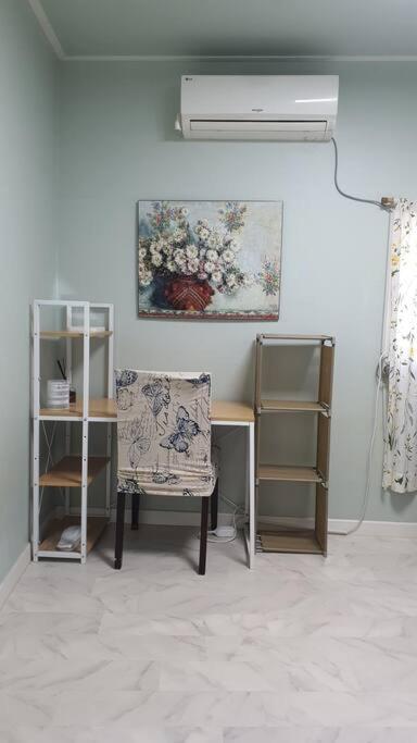 'seongbuk Castle Suites' 5 Bedroom, Castle-wall View,