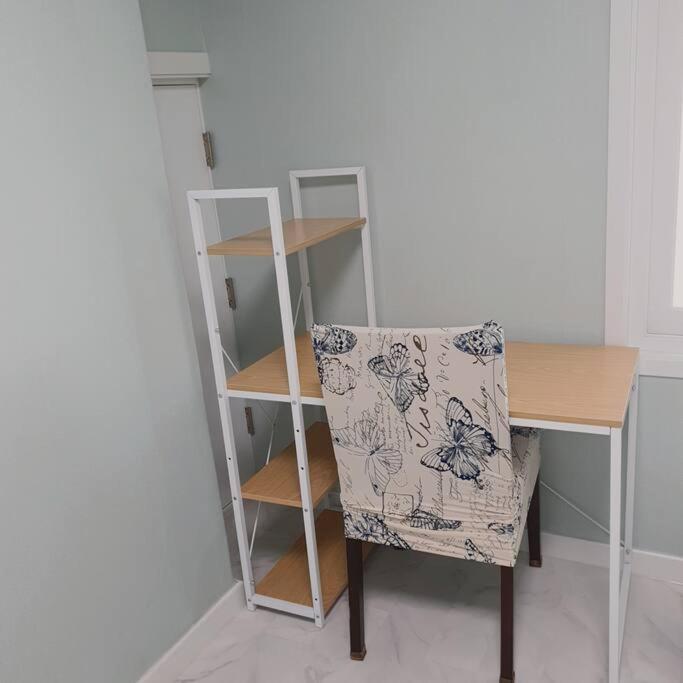 'seongbuk Castle Suites' 5 Bedroom, Castle-wall View, * Seul