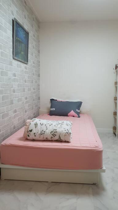 'seongbuk Castle Suites' 5 Bedroom, Castle-wall View, Appartamento