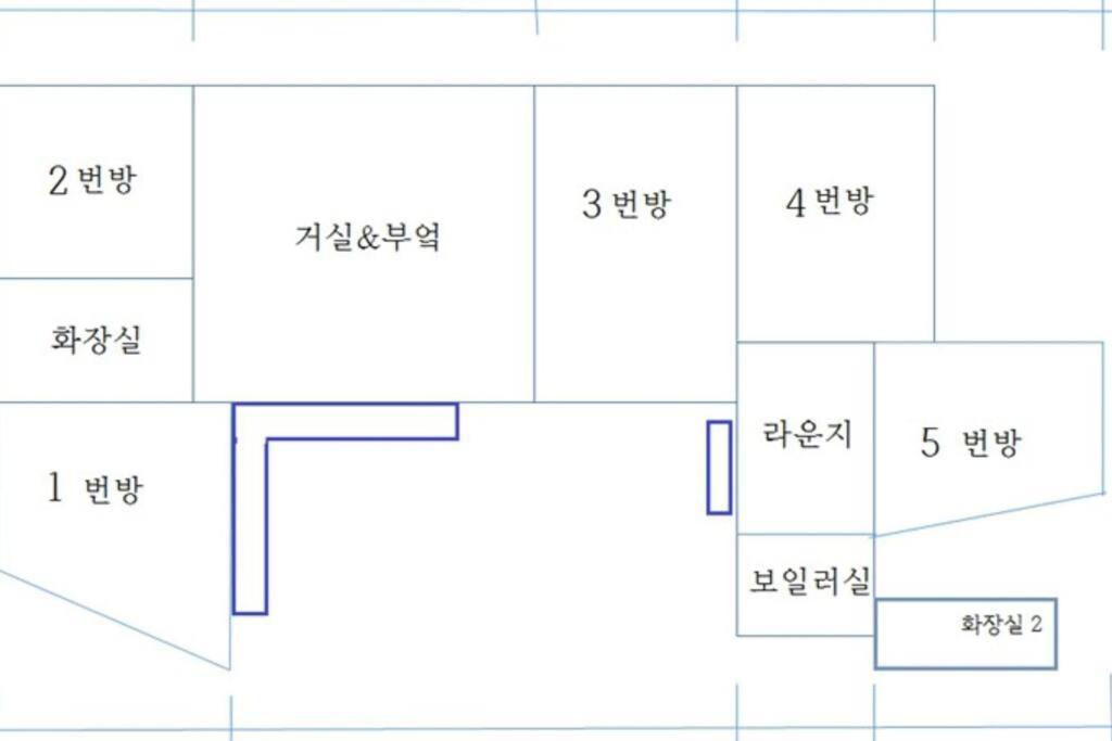 Appartamento 'seongbuk Castle Suites' 5 Bedroom, Castle-wall View,