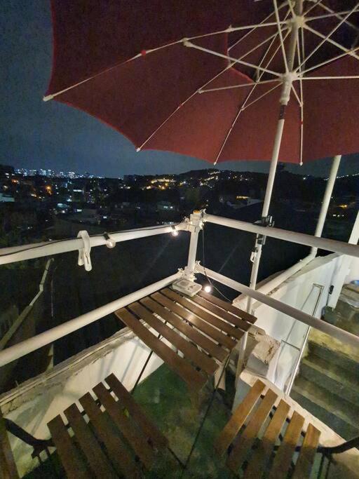 'seongbuk Castle Suites' 5 Bedroom, Castle-wall View, Appartamento Seul