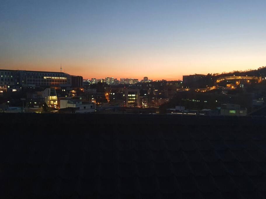 Apartment 'seongbuk Castle Suites' 5 Bedroom, Castle-wall View,